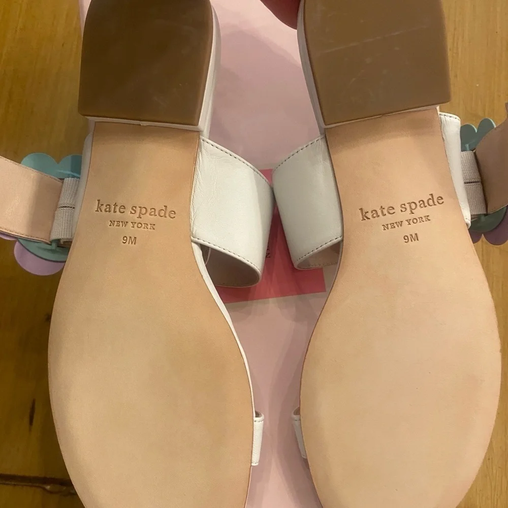 Kate Spade Women’s Sandals Fabi White Leather Flower New Size 9